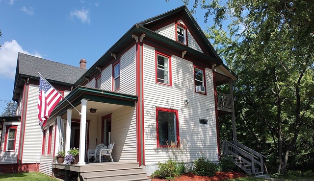 White Mountains Riverfront Studio