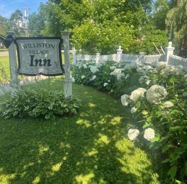 Williston Village Inn