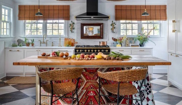 Willow Vale Stunningly Designed Historical Icon w/Hot Tub