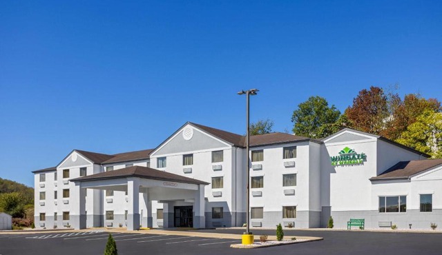 Wingate by Wyndham Pittsburgh New Stanton