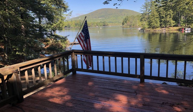 Winnespaukee lake front rental with private beach