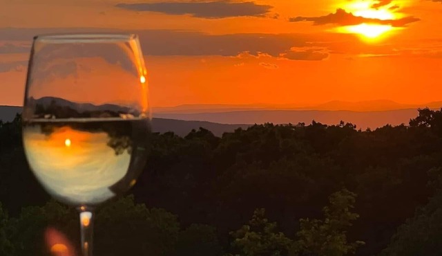 Wintergreen. Panoramic Sunsets, Mountain Views, Pool, 2 King Suites, 99 midweek