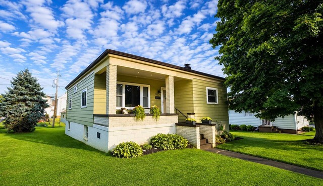 Wonderful 3-bedroom house with AC in charming Shadyside
