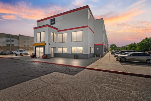 Woodland Inn and Suites Extended Stay
