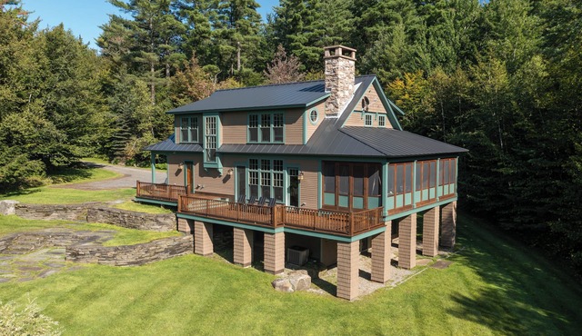 Woodland - Post and Beam Oasis is centrally located off the Mountain Road