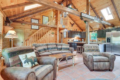Woodsy Beaver Cove Cabin w/Deck & Fire Pit!