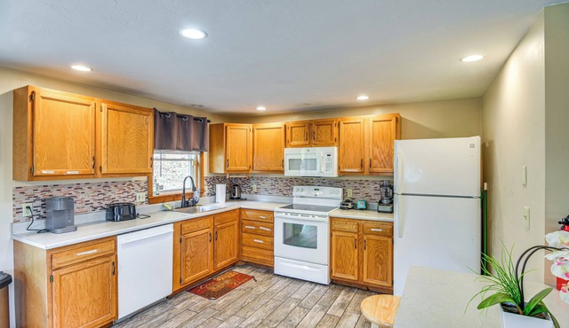 Worcester Home 5 Mi to Downtown!