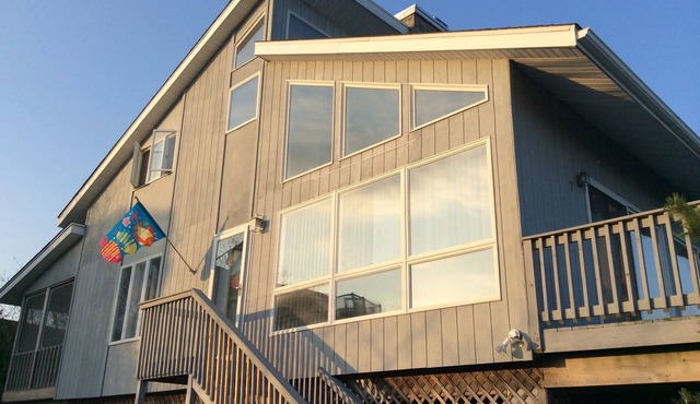 Work & Play at Delaware Beach Bliss- Steps From The Beach & Freshly Remodeled!
