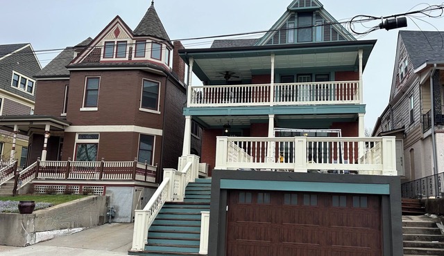World Cup 5BR Sleeps 14 Pet Friendly Near KC Current + 10 Min to FIFA/ARROWHEAD