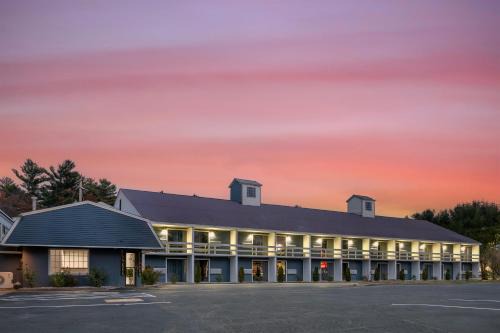 Yankee Clipper Inn, SureStay Collection by Best Western