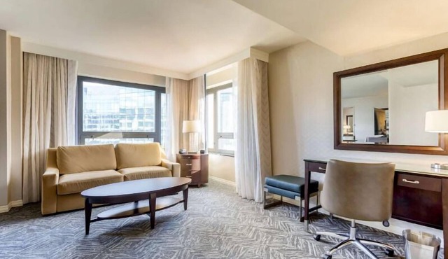 Your Gateway to the Capital! Pets Allowed, Outdoor Swimming Pool!