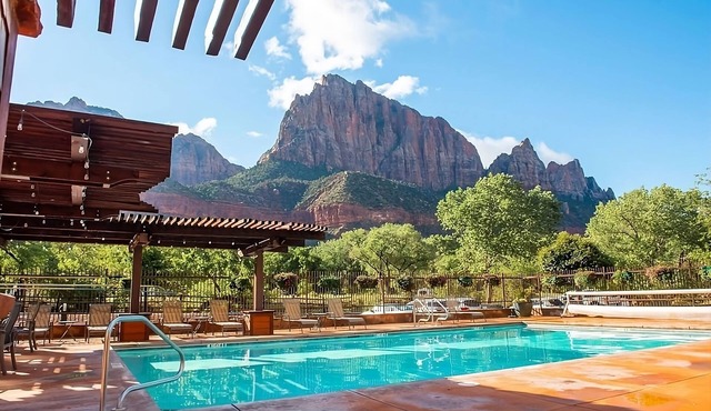 Zion Park Stay | 1 Unit | Queen Hillside Rooms 0.7 Miles From Zion Nature Center