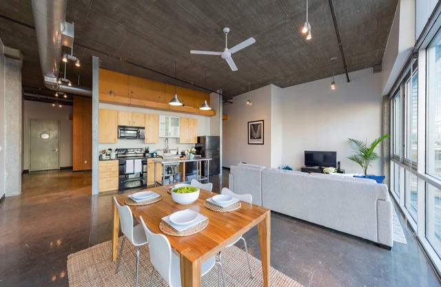 Spacious Loft in Trendy Gulch Neighborhood!