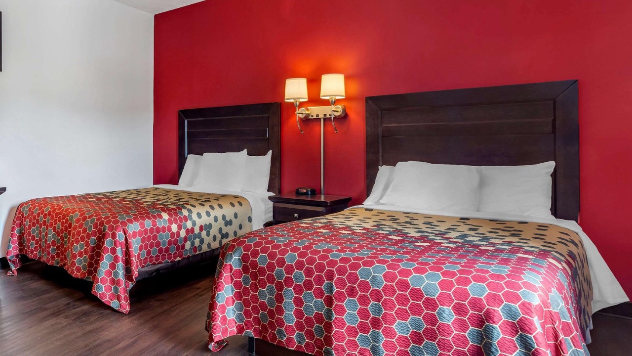 Photo of Bedroom in Lee