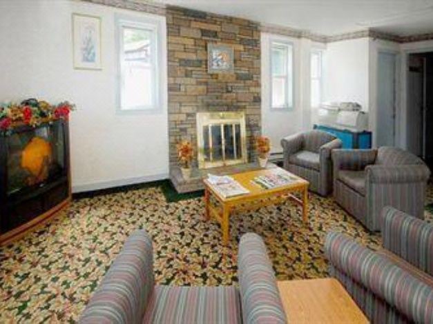 Photo of Livingroom in West Springfield