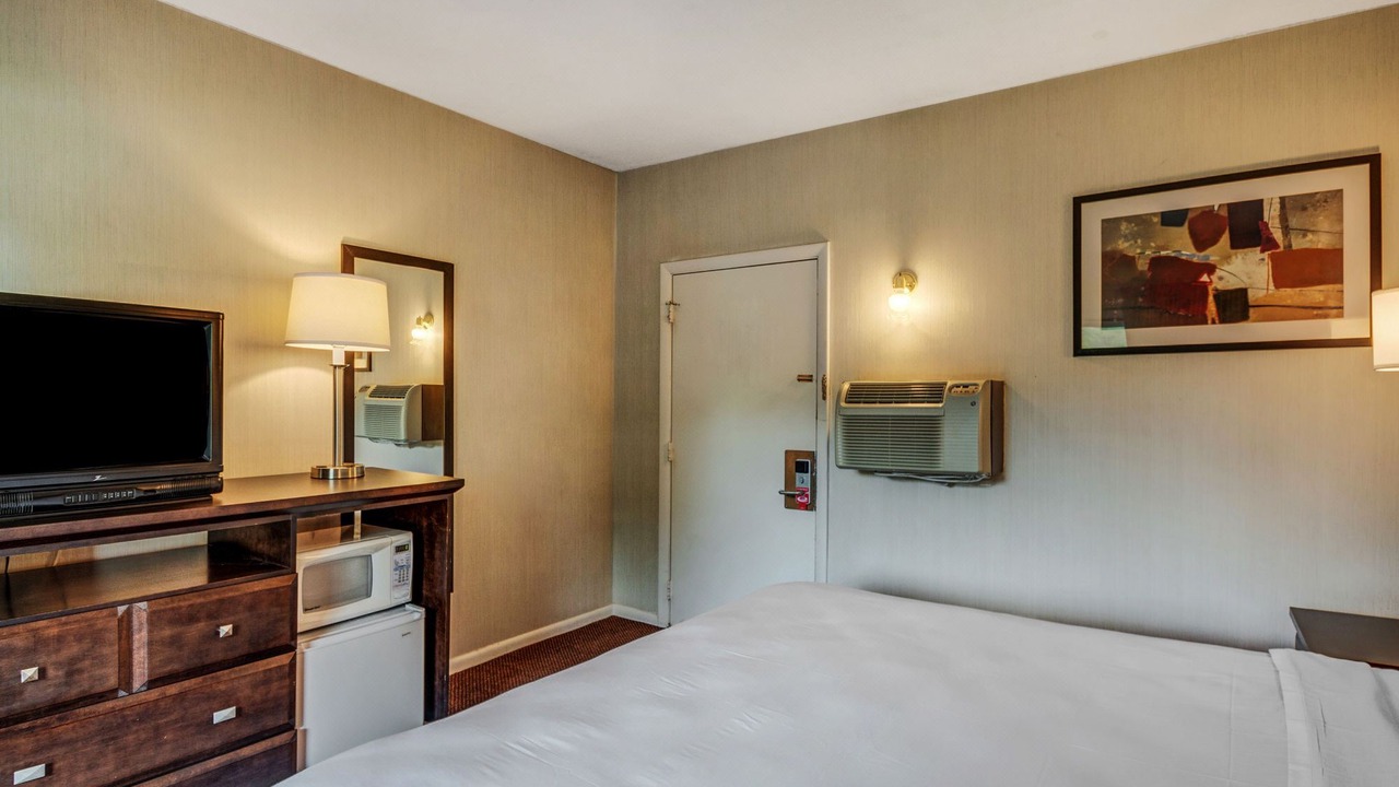 Photo of Bedroom in Lee