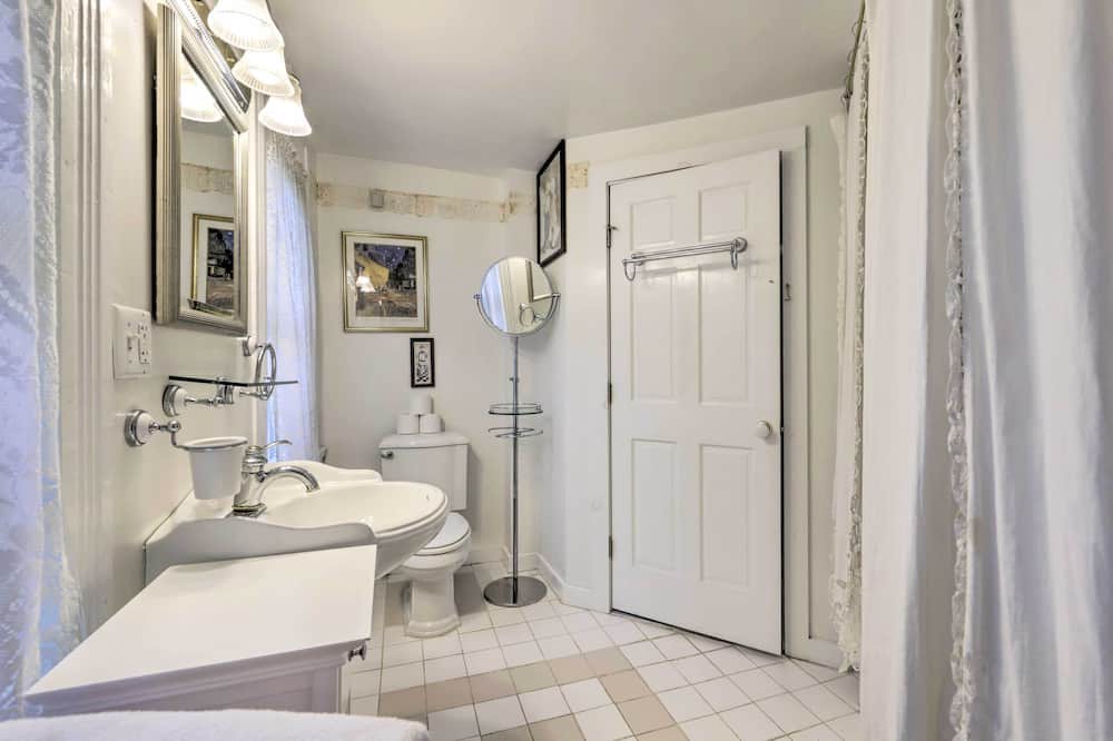 Photo of Bathroom in Woodstock
