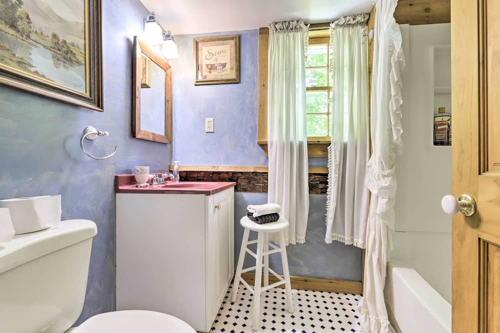 Photo of Bathroom in Woodstock