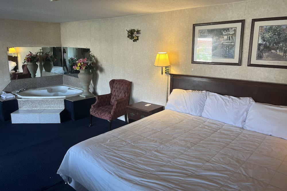 Photo of Bedroom in Parkersburg