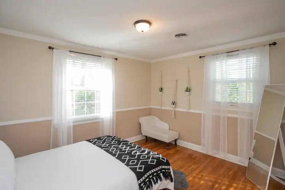 Photo of Bedroom in Antioch