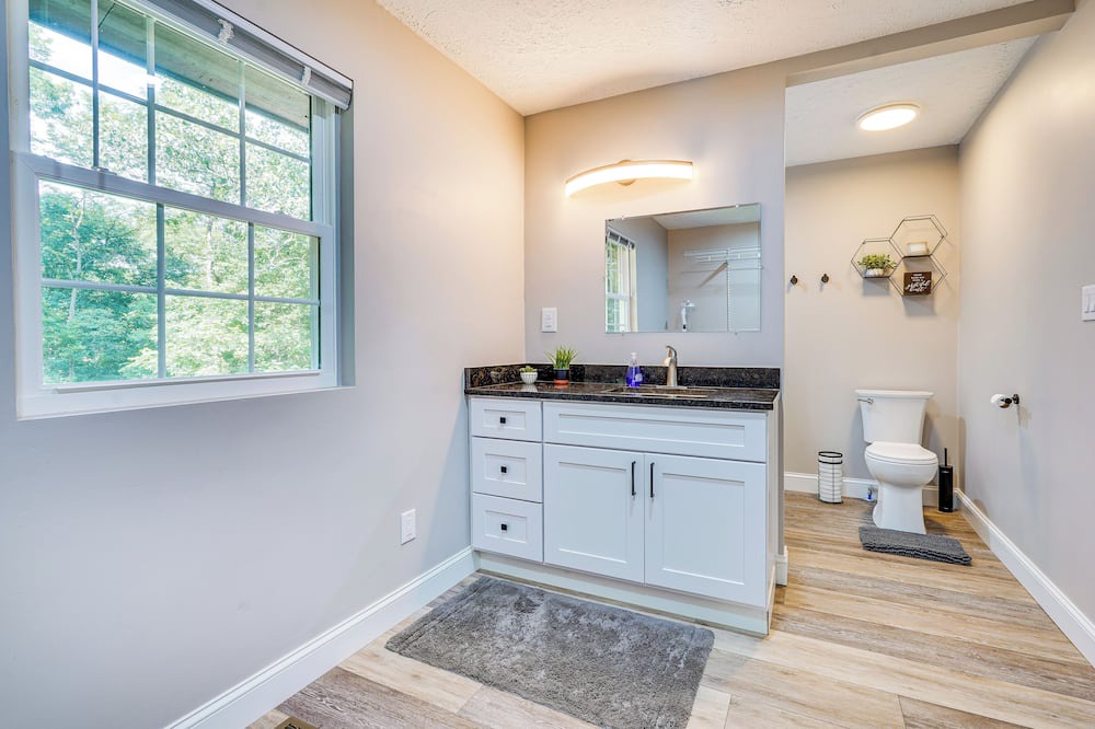 Photo of Bathroom in Howard