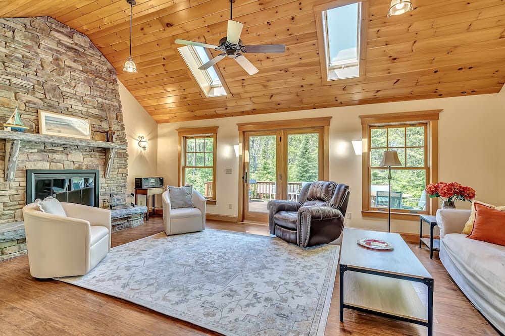 Photo of Livingroom in Boothbay