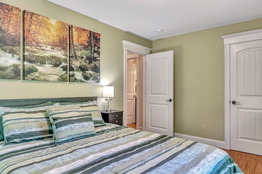 Photo of Bedroom in Boothbay