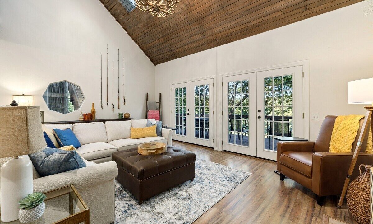 Photo of Livingroom in Lowell