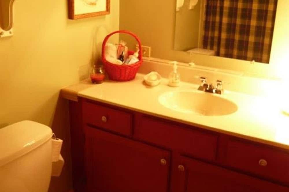 Photo of Bathroom in Kabletown