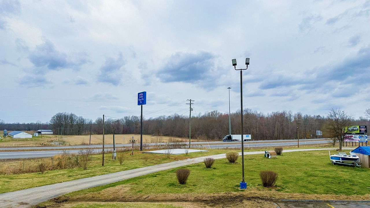 Photo of Outdoor in Madisonville
