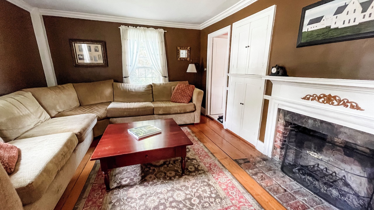 Photo of Livingroom in Weston