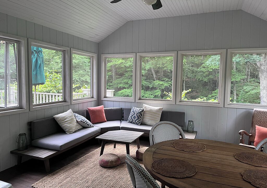 Photo of Livingroom in Roxbury