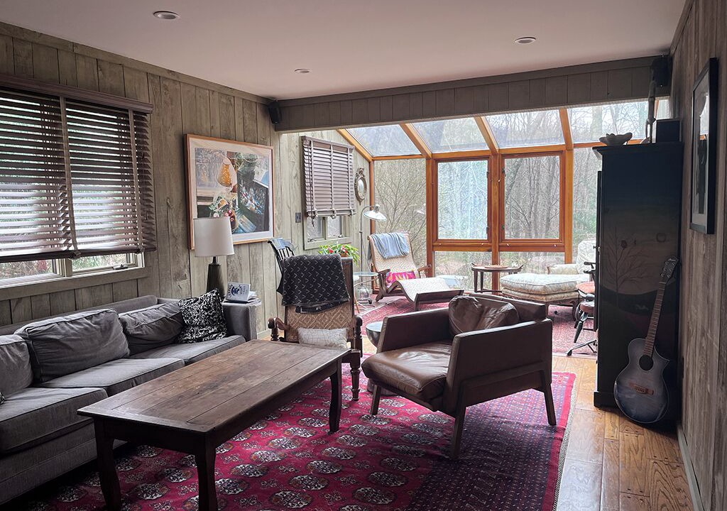 Photo of Livingroom in Roxbury