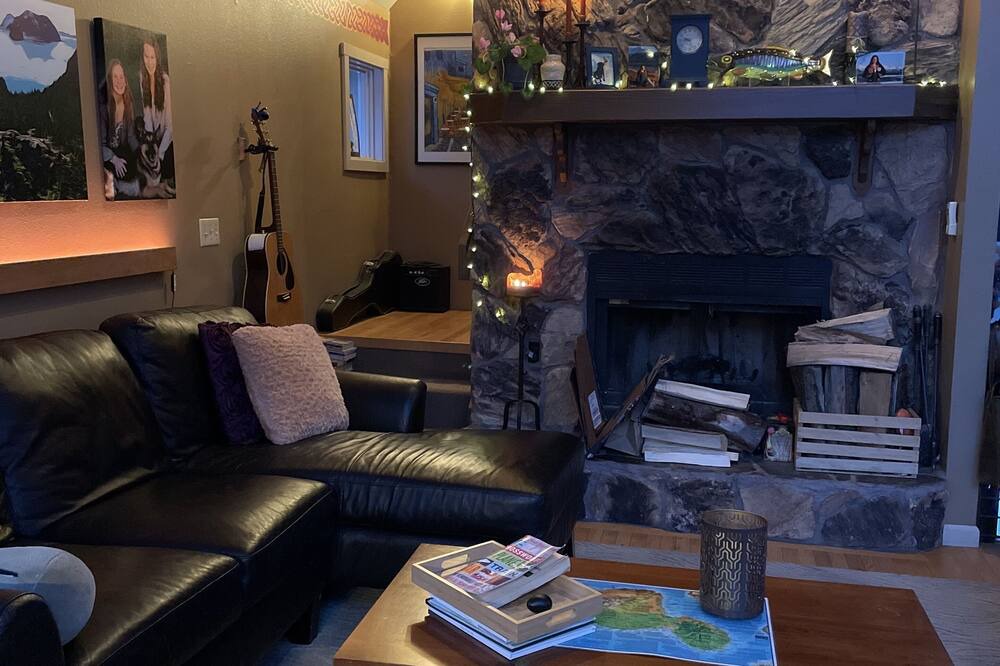 Photo of Livingroom in Hillside East