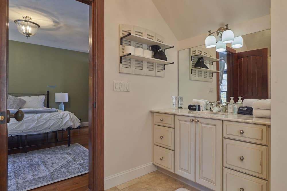 Photo of Bedroom in Canton