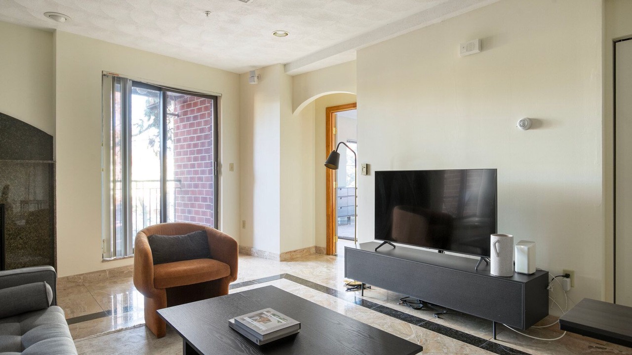 Photo of Livingroom in Somerville