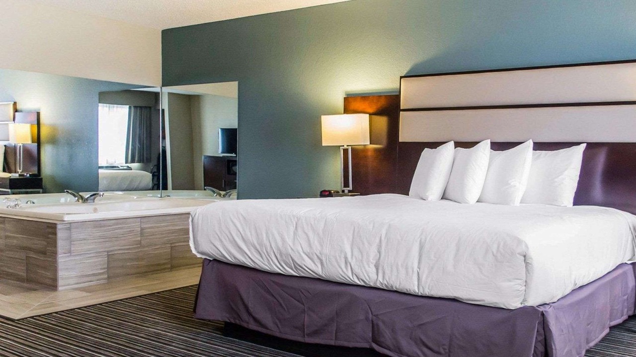 Photo of Bedroom in Streetsboro