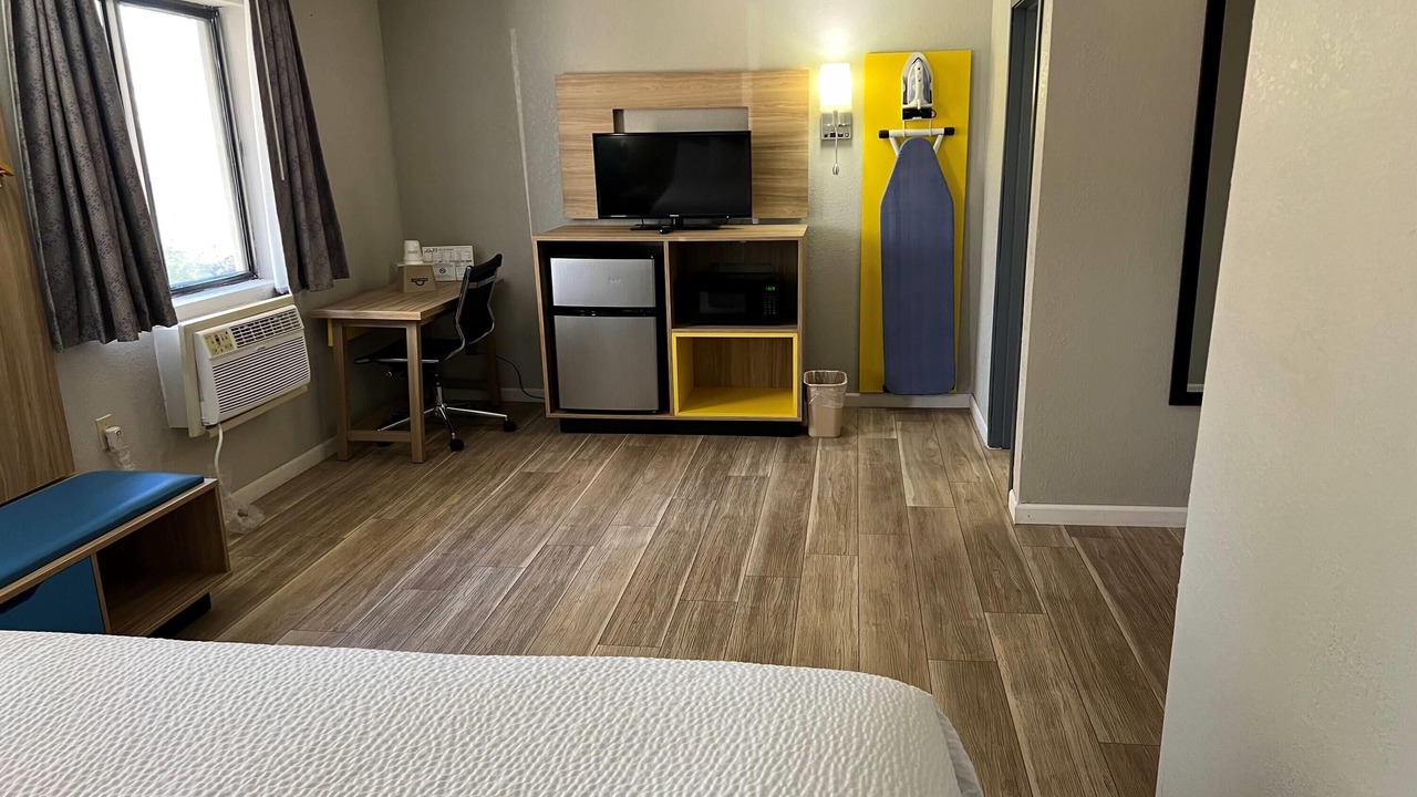 Photo of Bedroom in Warrensburg