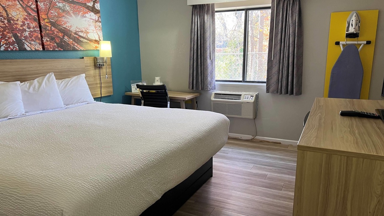 Photo of Bedroom in Warrensburg