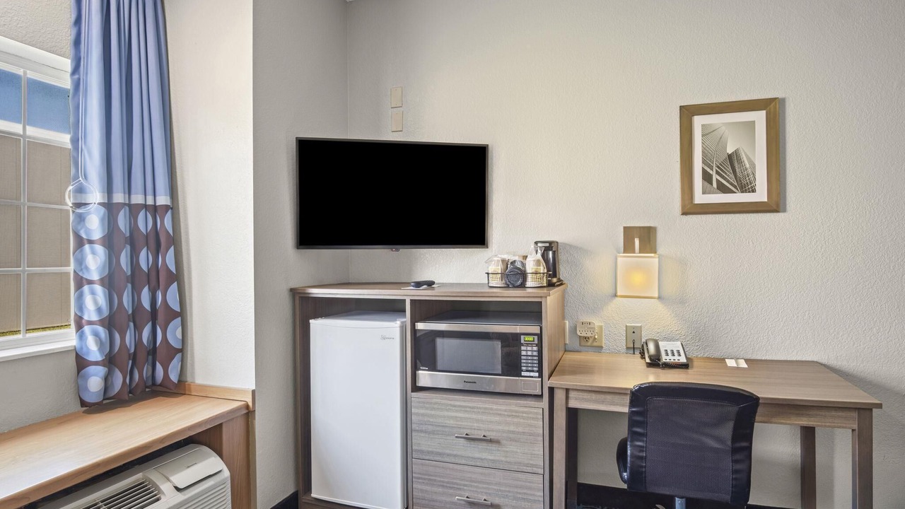 Photo of Bedroom in Blue Springs