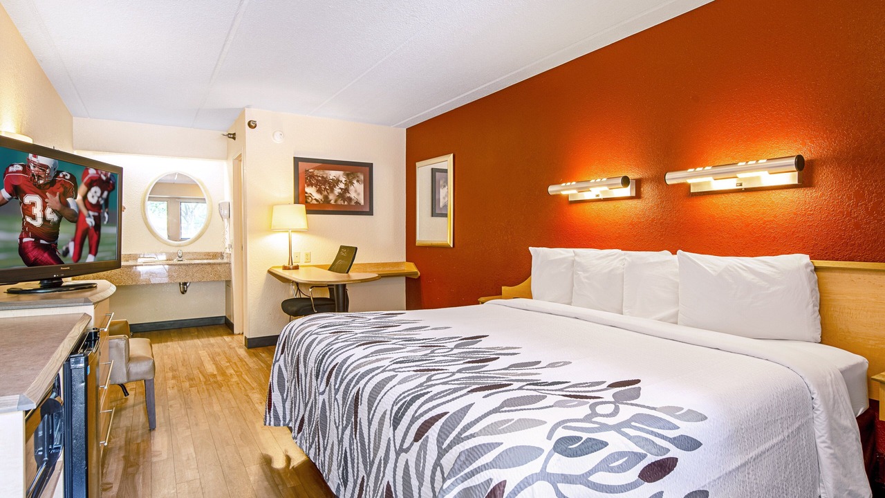Photo of Bedroom in Hurricane