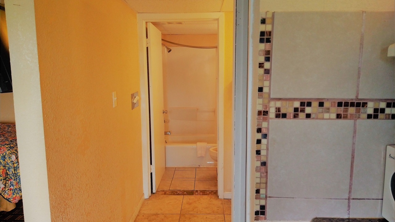 Photo of Bathroom in Grandview Plaza