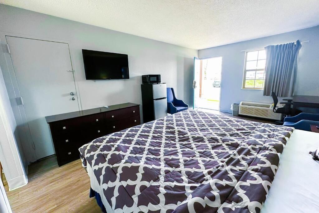 Photo of Bedroom in Madisonville