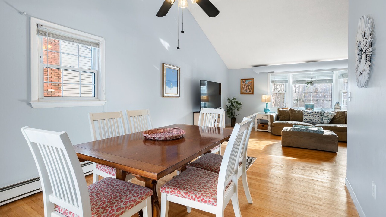 Photo of Livingroom in New London