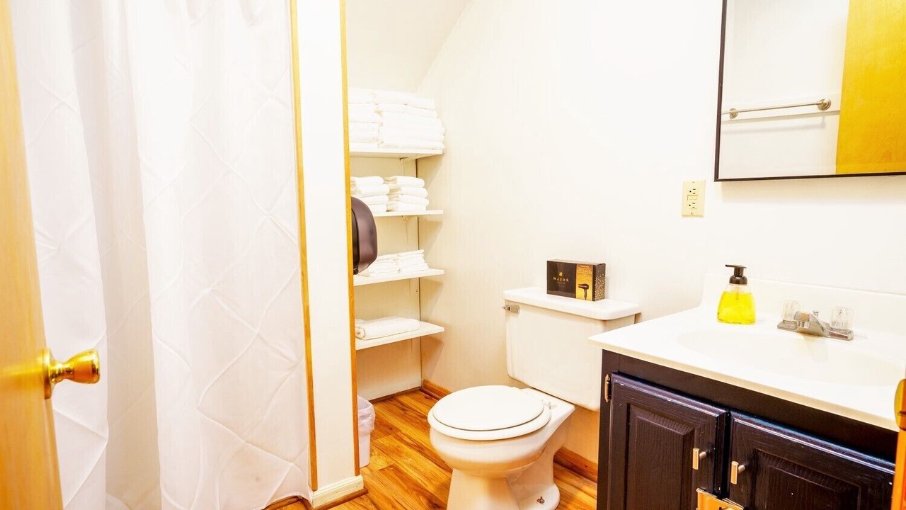 Photo of Bathroom in Leadsville