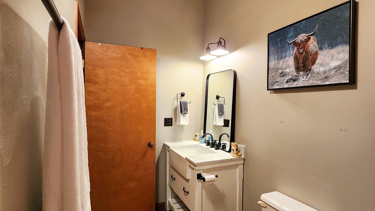 Photo of Bathroom in South Mountain