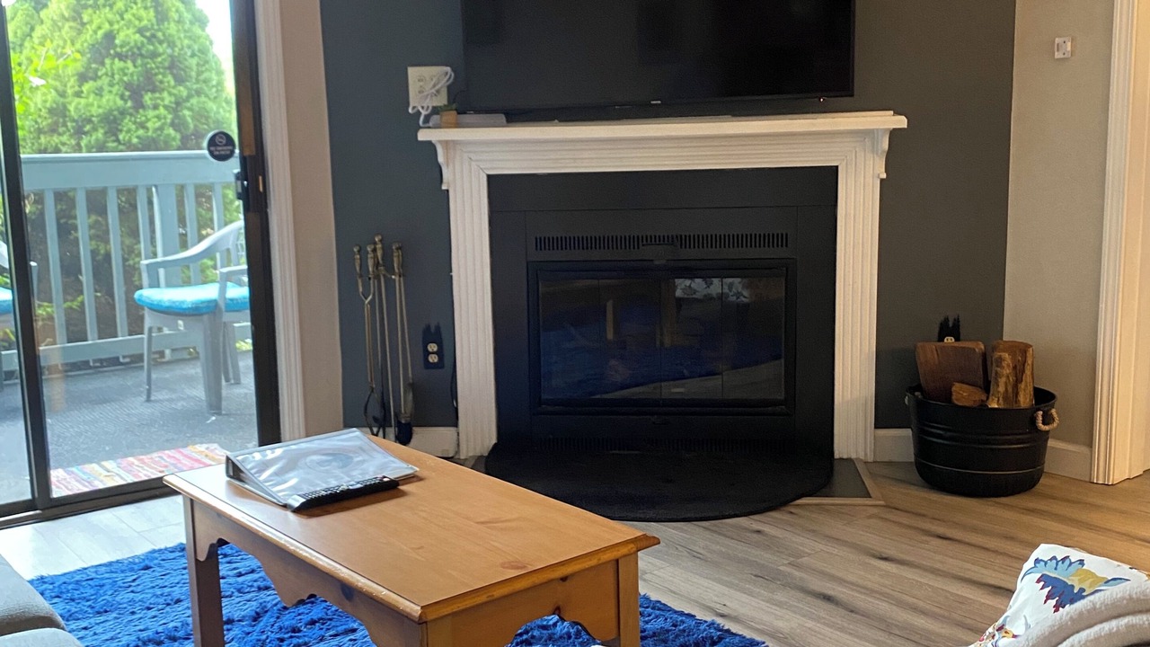 Photo of Livingroom in Davis