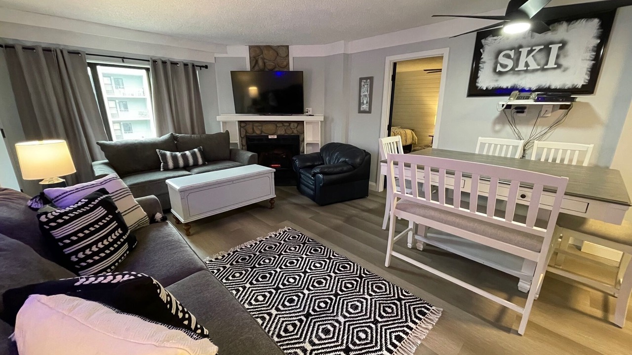 Photo of Livingroom in Snowshoe