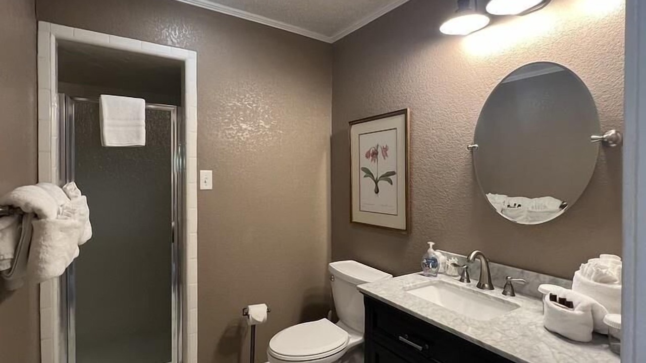 Photo of Bathroom in Mount Ida