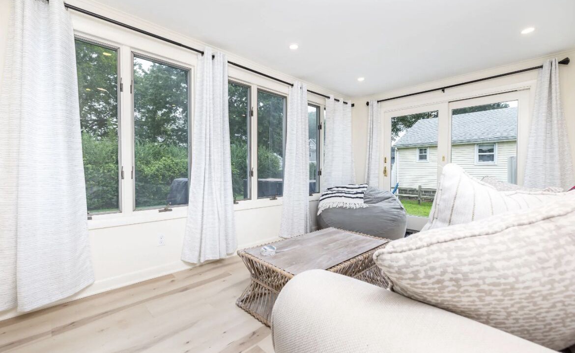 Photo of Livingroom in Old Saybrook